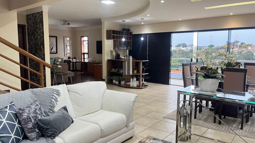Casa, 3 quartos, 285 m² - Foto 2