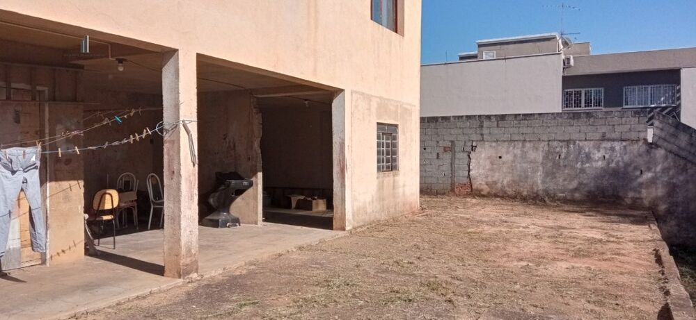 Casa, 4 quartos, 222 m² - Foto 1