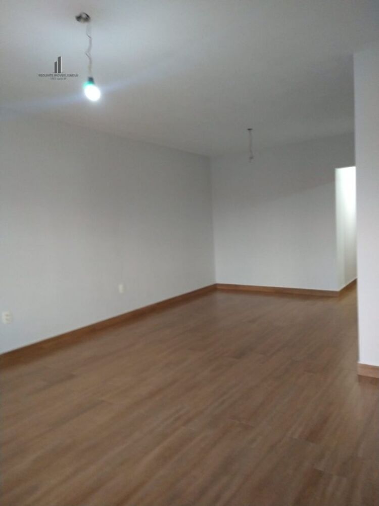 Casa, 5 quartos, 210 m² - Foto 1