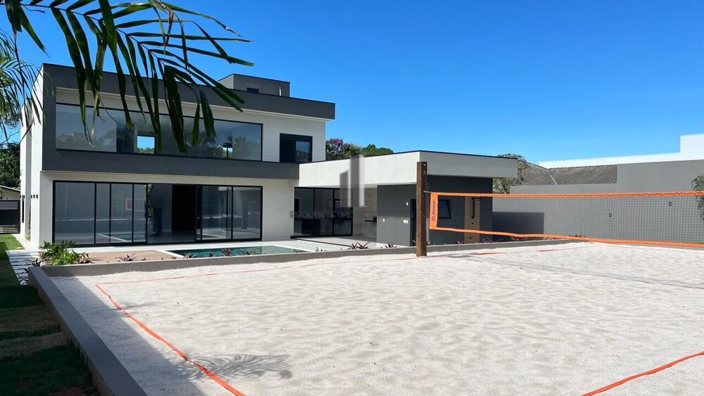 Casa de Condomínio à venda com 4 quartos, 333m² - Foto 1