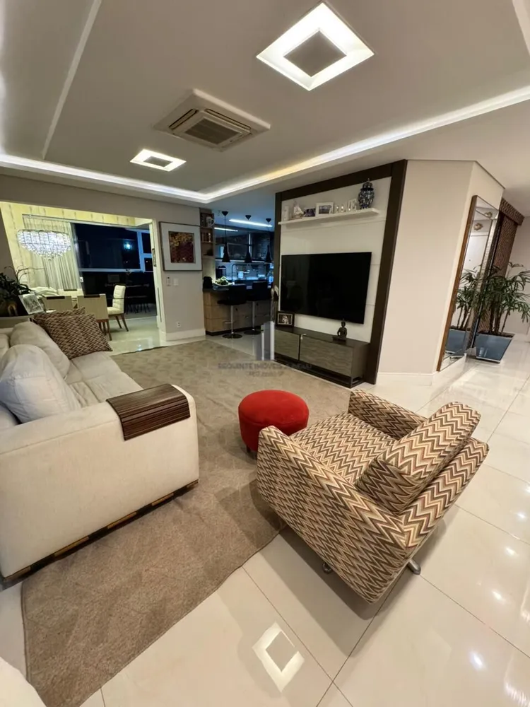 Cobertura, 4 quartos, 224 m² - Foto 2
