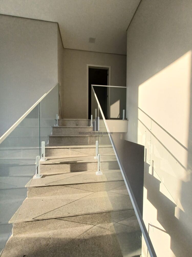 Casa de Condomínio à venda com 3 quartos, 208m² - Foto 4
