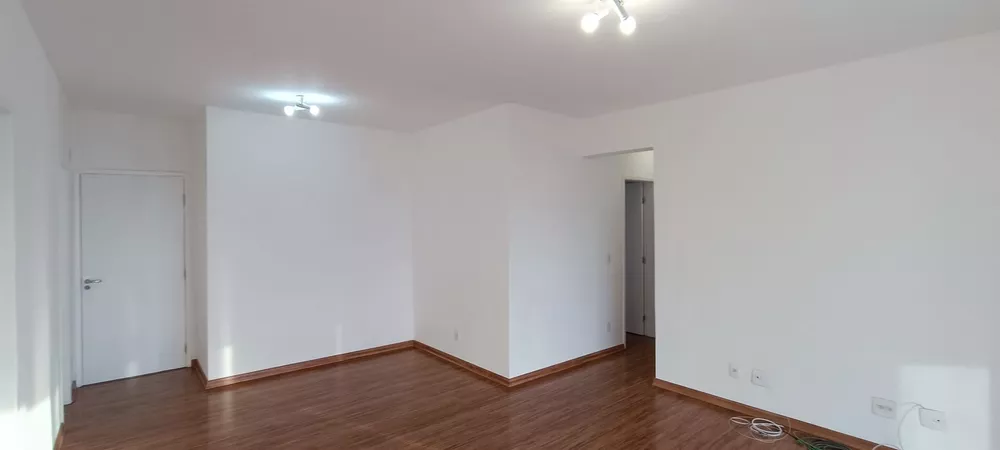 Apartamento à venda com 3 quartos, 111m² - Foto 4