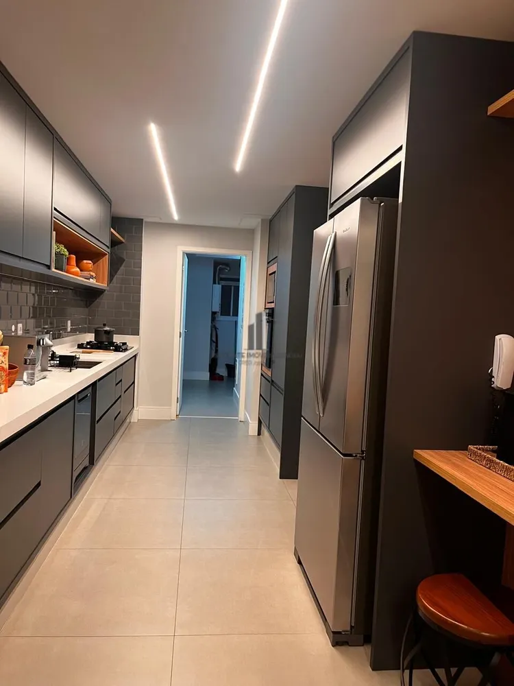 Apartamento, 3 quartos, 216 m² - Foto 10