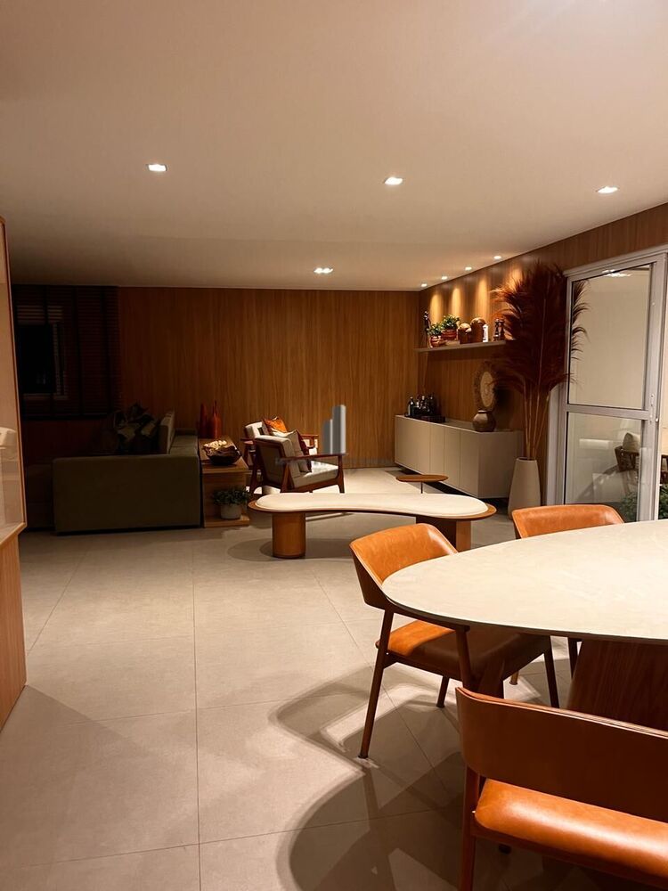 Apartamento, 3 quartos, 216 m² - Foto 2