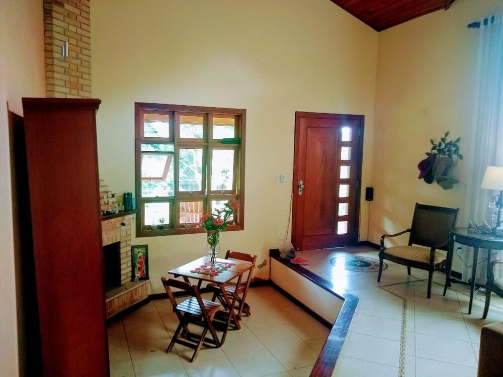 Casa de Condomínio à venda com 3 quartos, 325m² - Foto 4