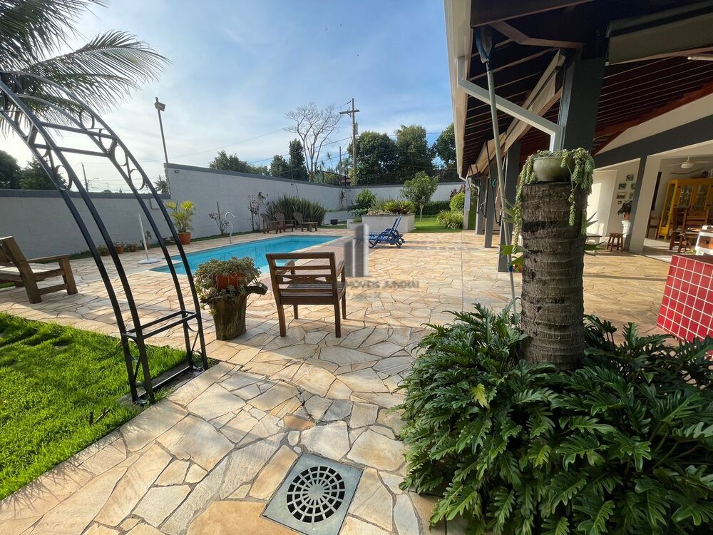 Casa à venda com 4 quartos, 342m² - Foto 2