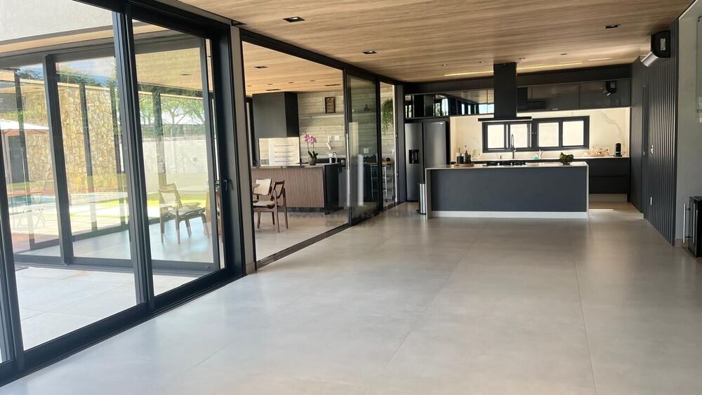 Casa à venda com 4 quartos, 400m² - Foto 4