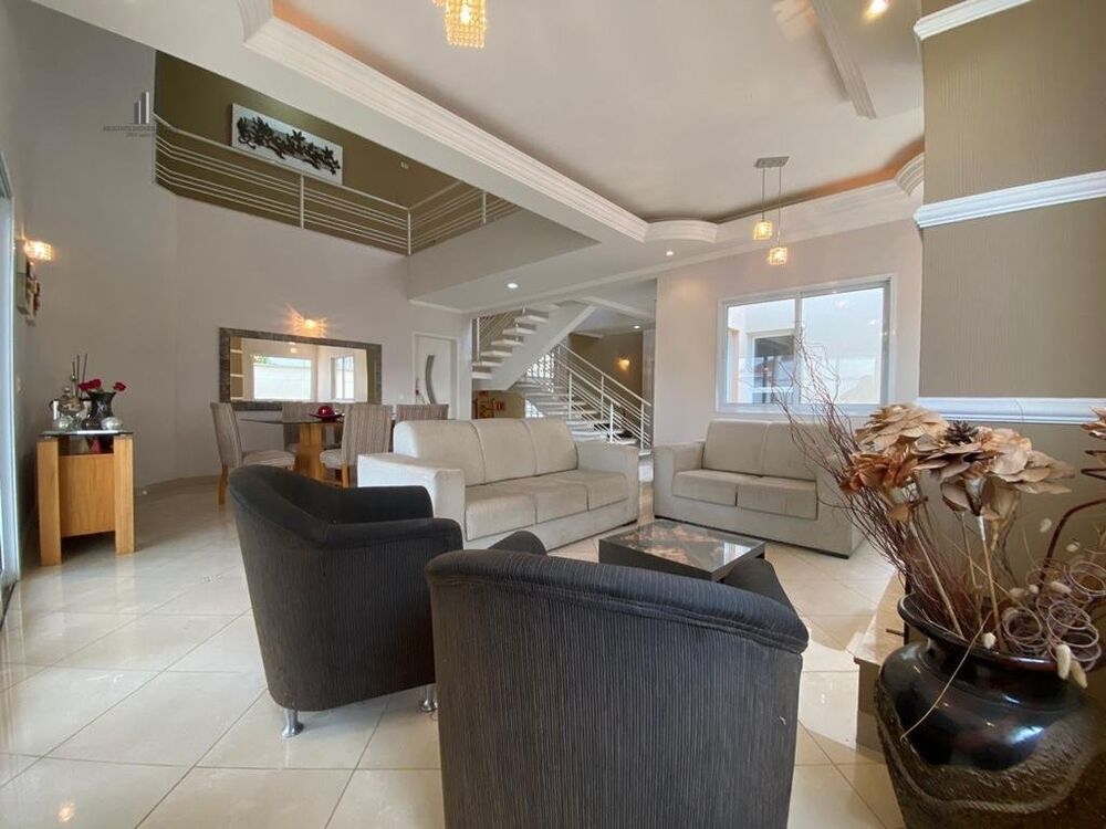 Casa, 3 quartos, 341 m² - Foto 1