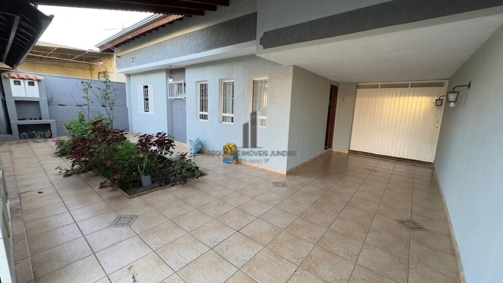 Casa, 3 quartos, 202 m² - Foto 1