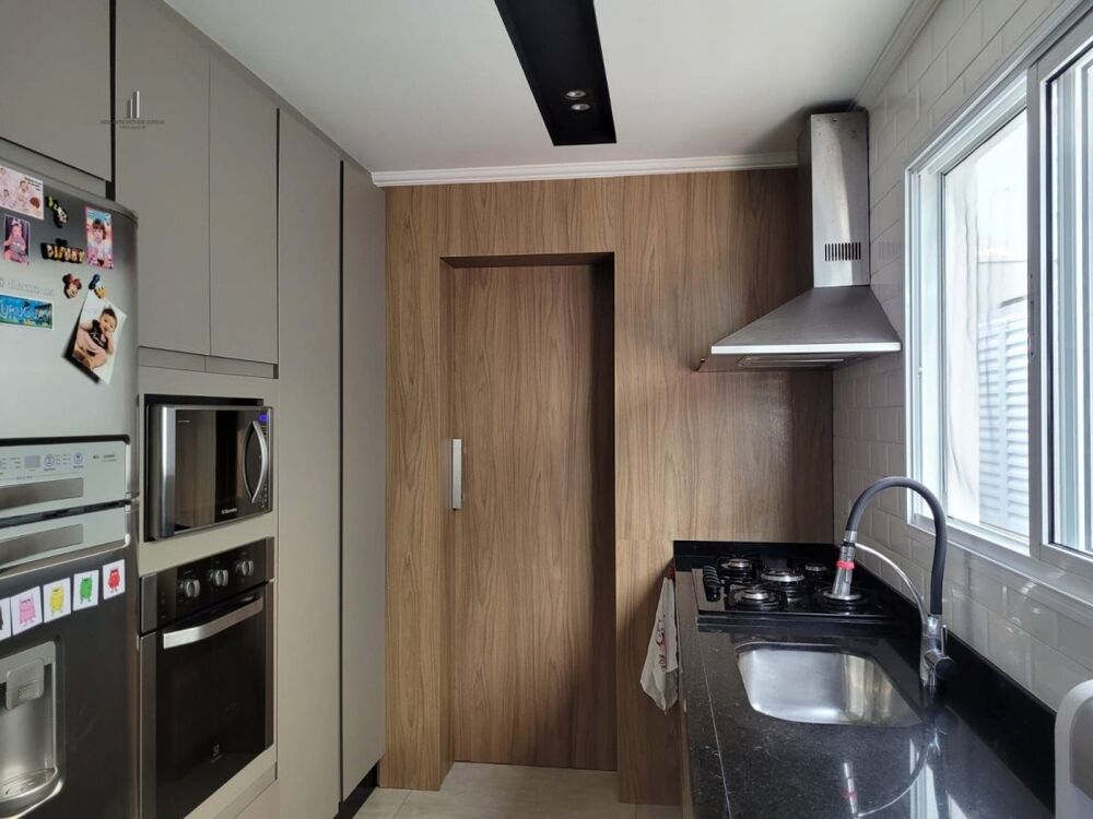 Casa de Condomínio à venda com 4 quartos, 150m² - Foto 1