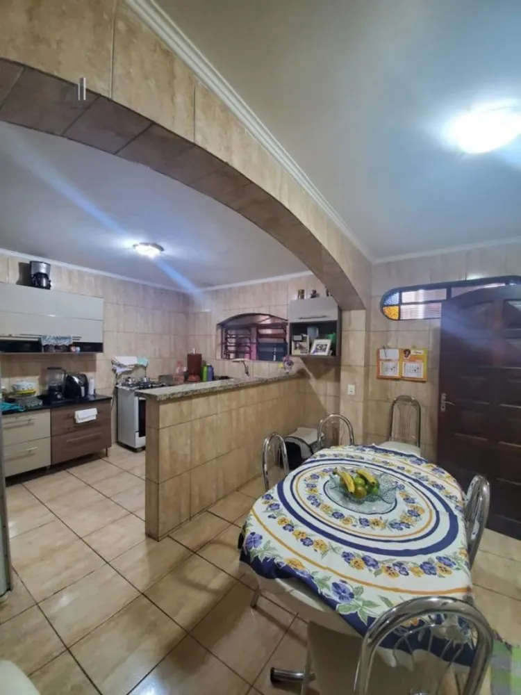 Casa, 4 quartos, 198 m² - Foto 3