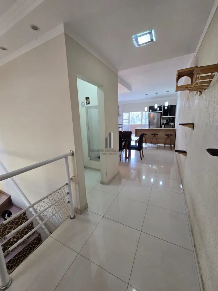 Casa, 3 quartos, 214 m² - Foto 1
