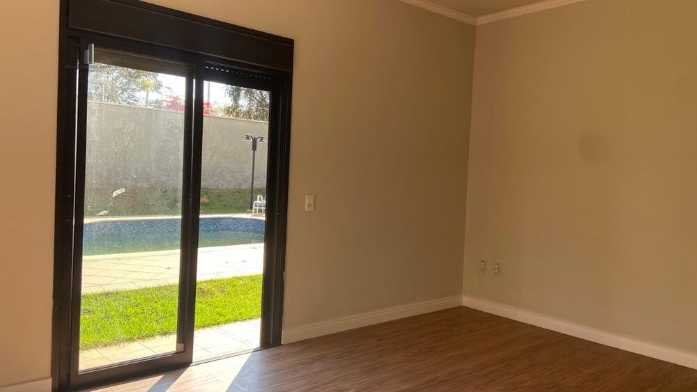 Casa à venda com 4 quartos, 400m² - Foto 4