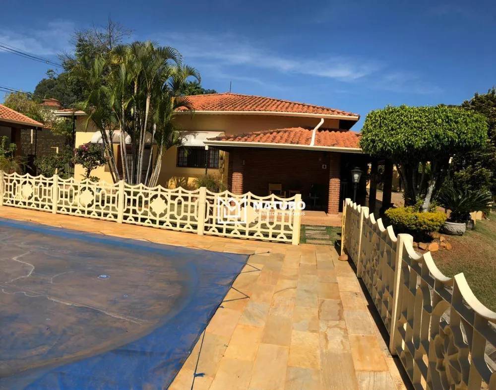 Chácara, 4 quartos, 1258 m² - Foto 1