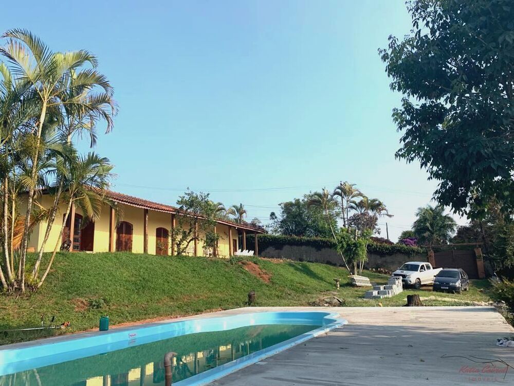 Chácara à venda com 3 quartos, 158m² - Foto 1