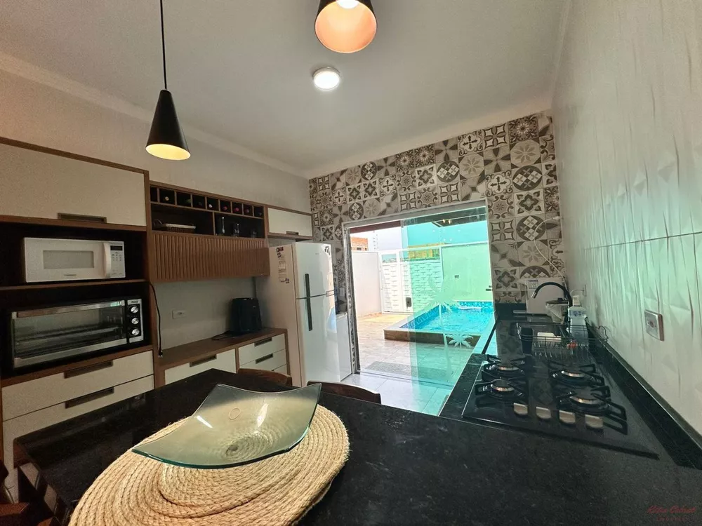 Casa à venda com 2 quartos, 80m² - Foto 4