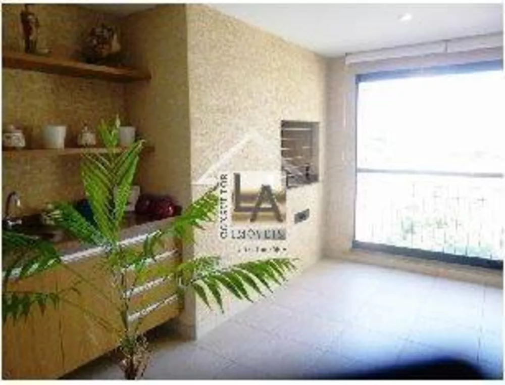 Apartamento à venda com 4 quartos, 218m² - Foto 2