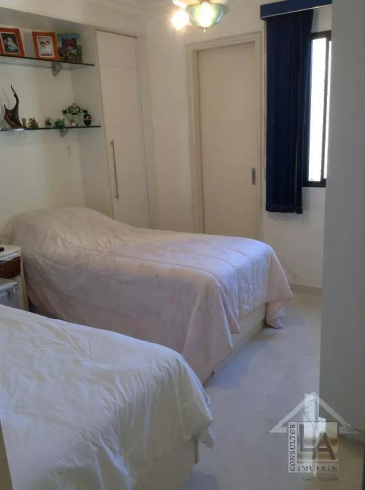 Apartamento à venda com 3 quartos, 146m² - Foto 17