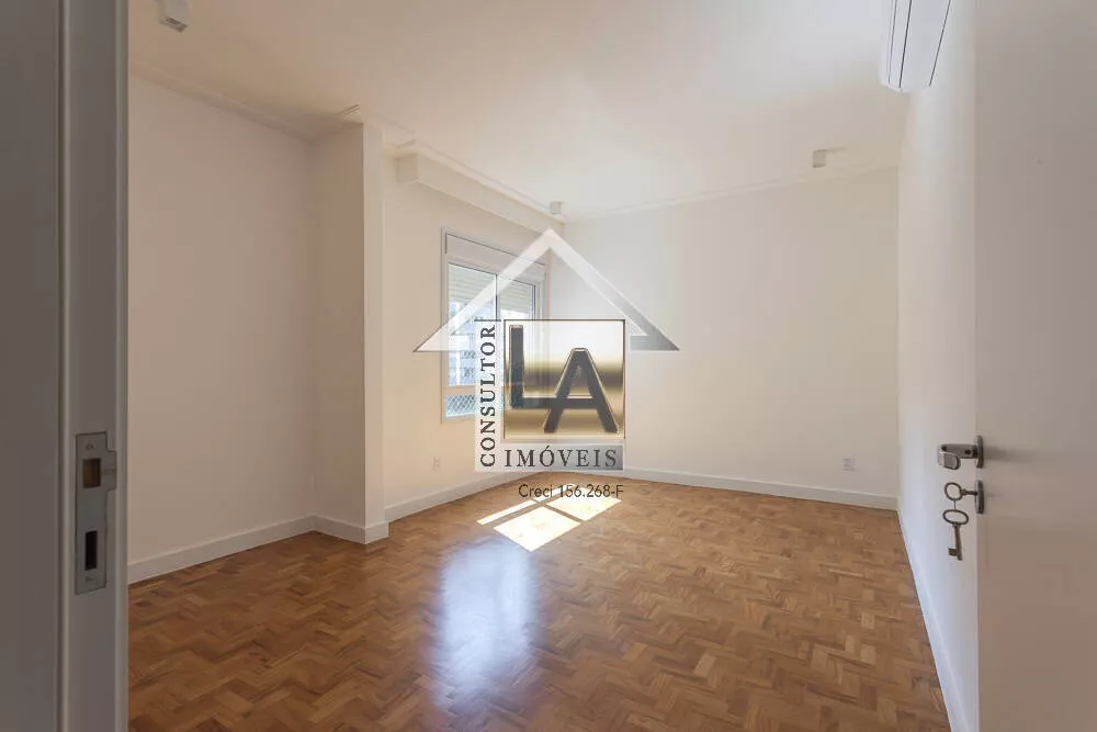 Apartamento à venda com 3 quartos, 225m² - Foto 9