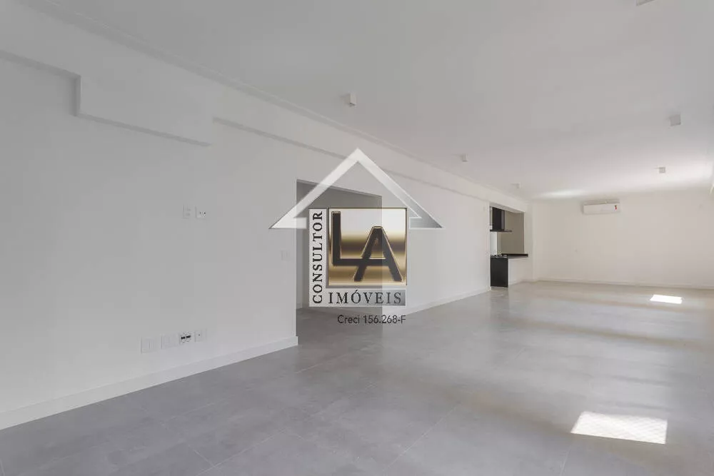 Apartamento à venda com 3 quartos, 225m² - Foto 4