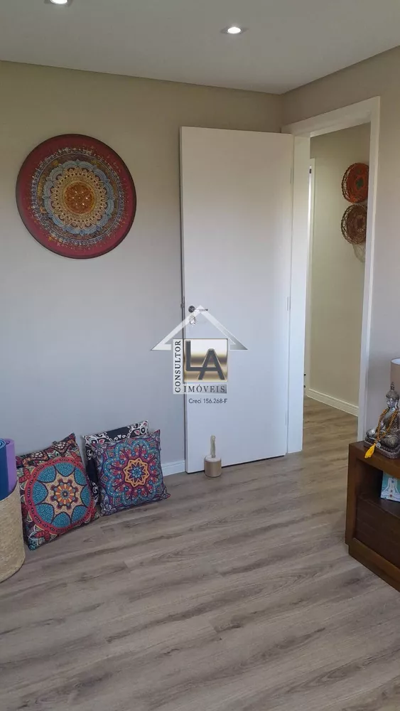 Apartamento à venda com 3 quartos, 70m² - Foto 2