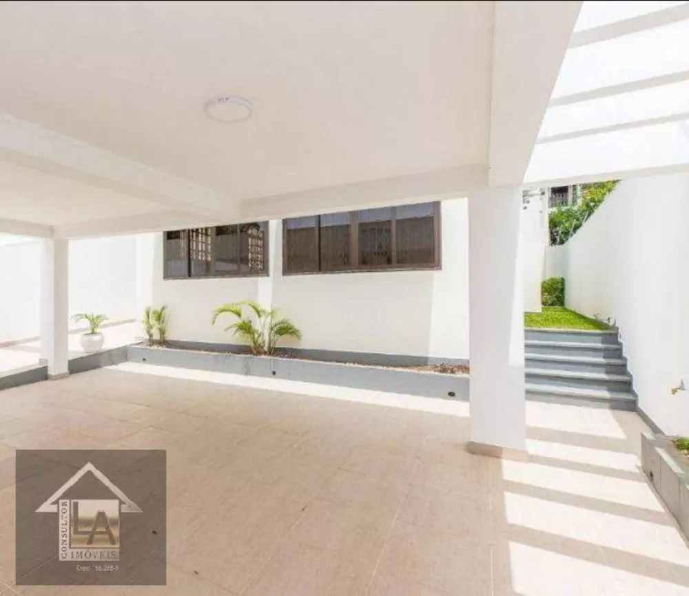 Casa à venda com 4 quartos, 290m² - Foto 1