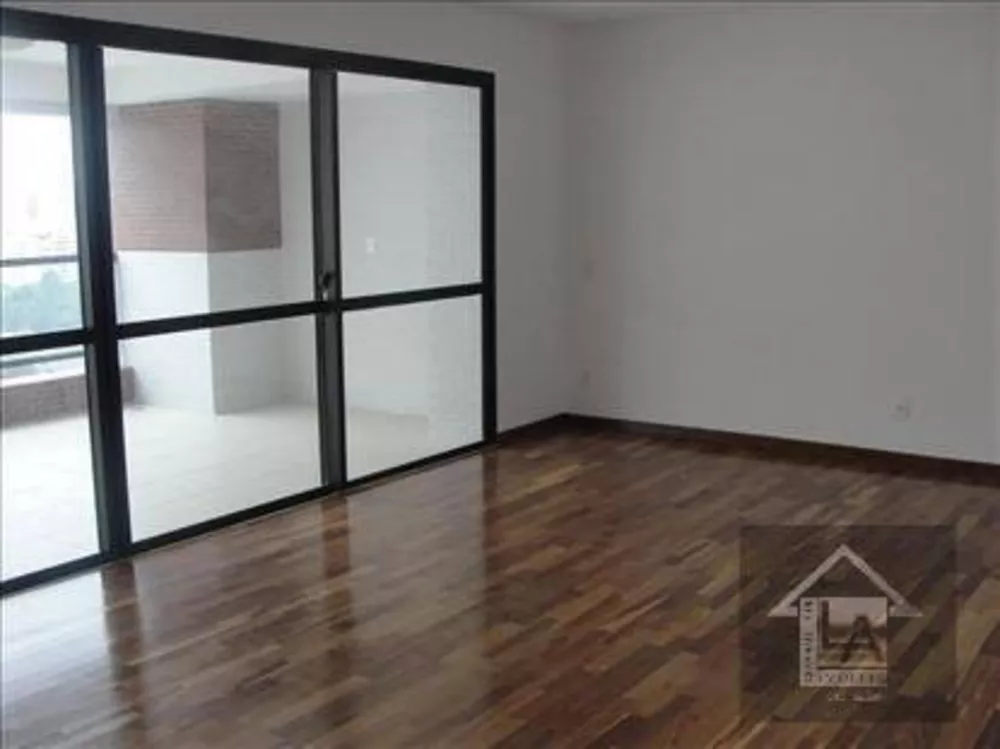 Apartamento à venda com 4 quartos, 209m² - Foto 1