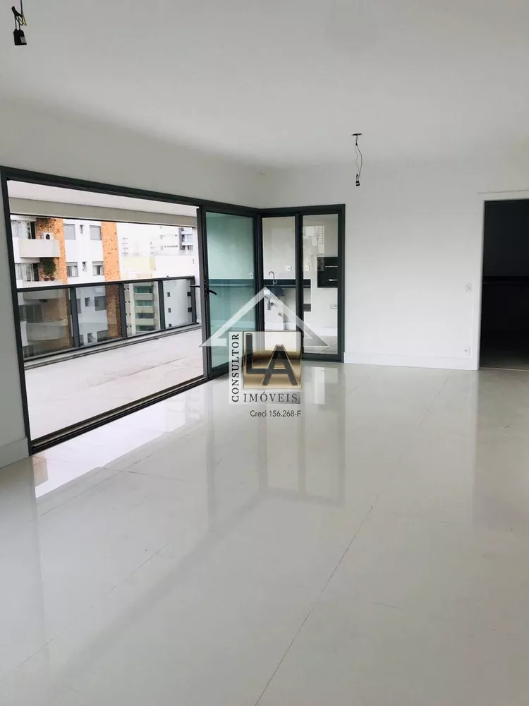 Apartamento à venda com 4 quartos, 194m² - Foto 4