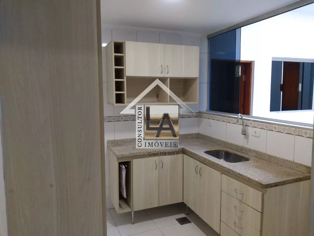 Casa à venda com 3 quartos, 202m² - Foto 2