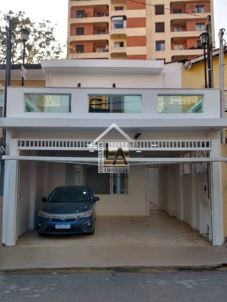 Casa à venda com 3 quartos, 202m² - Foto 1