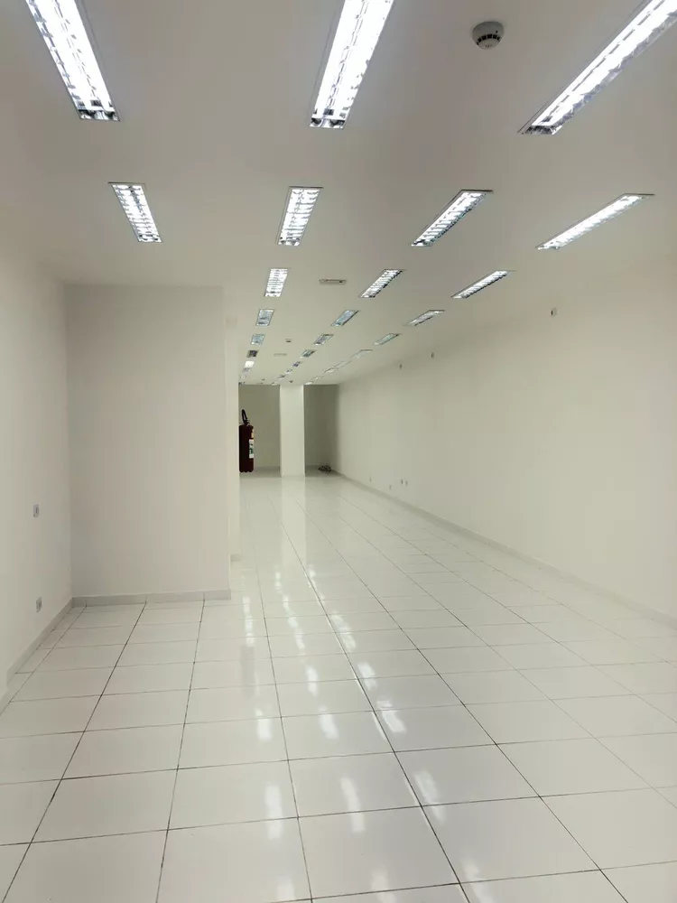 Apartamento para alugar com 1 quarto, 140m² - Foto 5