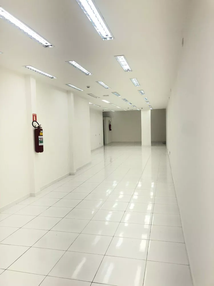 Apartamento para alugar com 1 quarto, 140m² - Foto 6