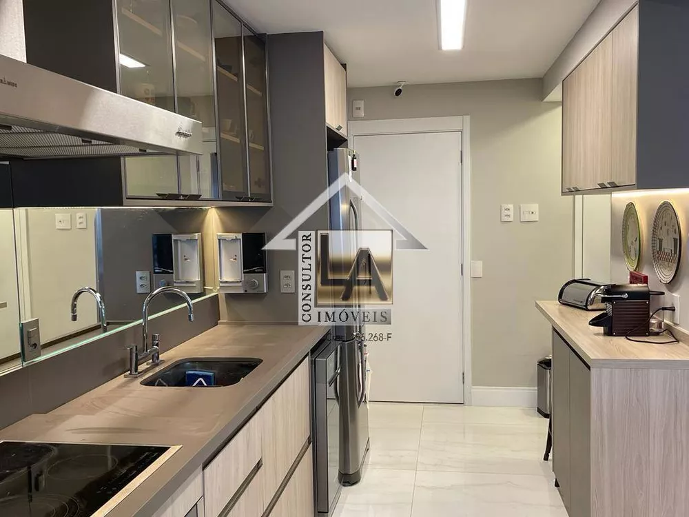 Apartamento à venda com 3 quartos, 140m² - Foto 4