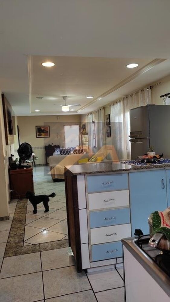 Casa à venda com 3 quartos, 193m² - Foto 3