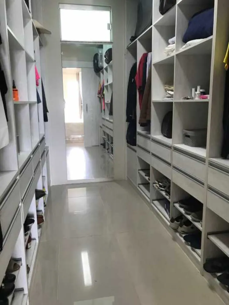 Casa, 3 quartos, 236 m² - Foto 1