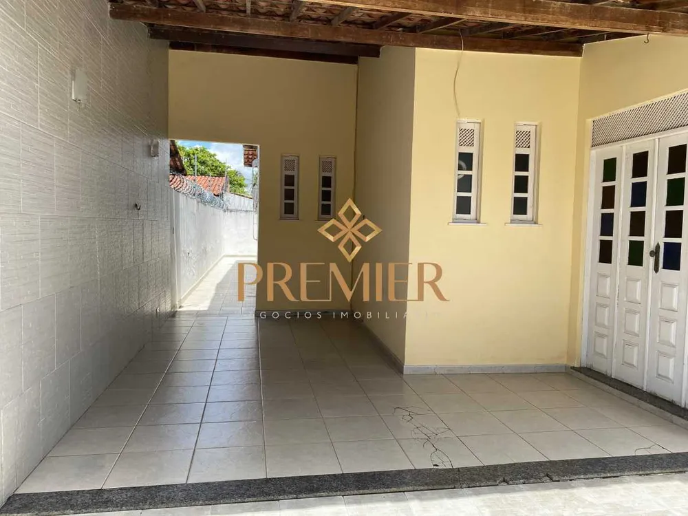 Casa, 3 quartos, 230 m² - Foto 2