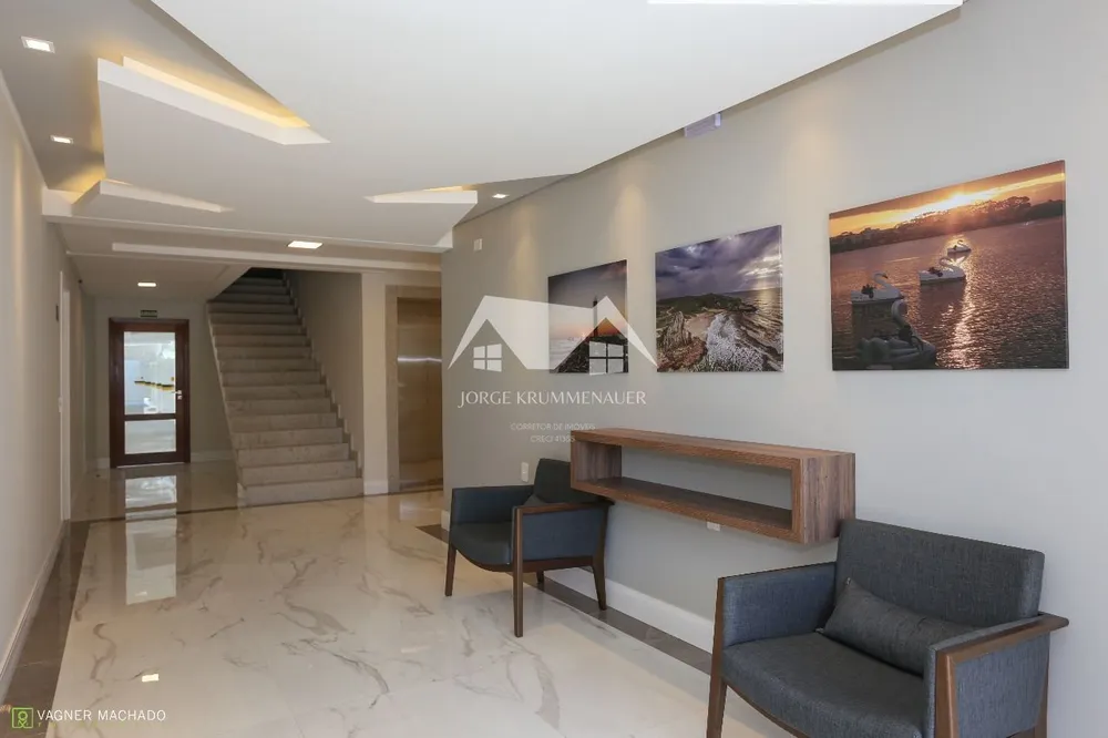 Cobertura, 3 quartos, 221 m² - Foto 2
