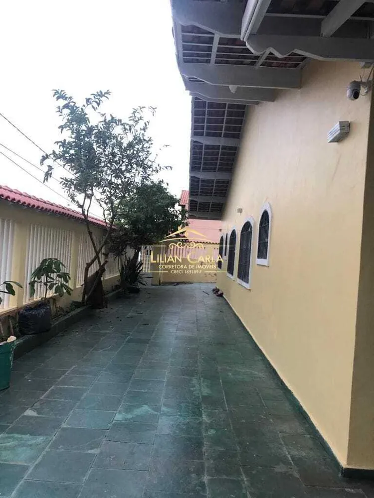 Casa, 4 quartos, 204 m² - Foto 1
