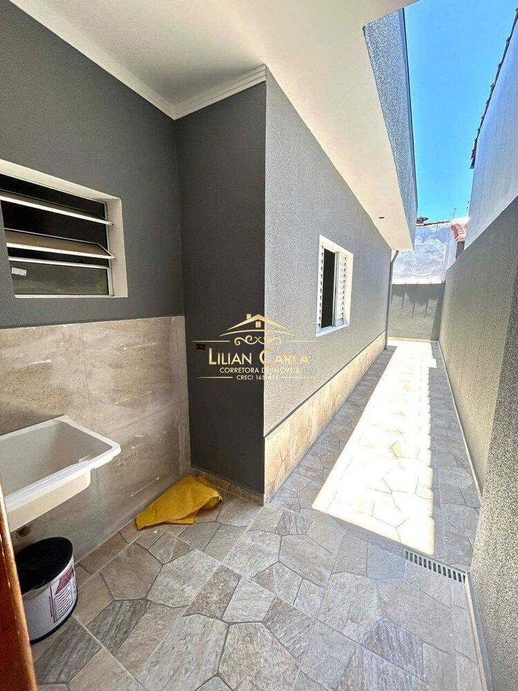 Casa à venda com 2 quartos, 70m² - Foto 4
