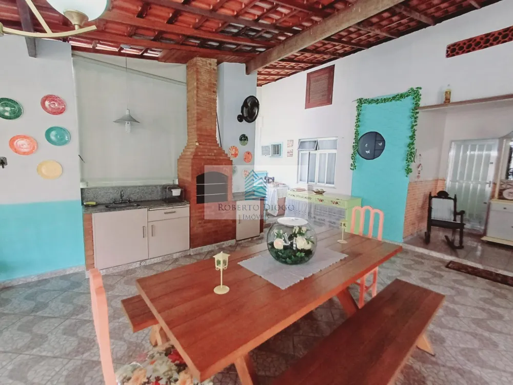 Casa, 4 quartos, 230 m² - Foto 1