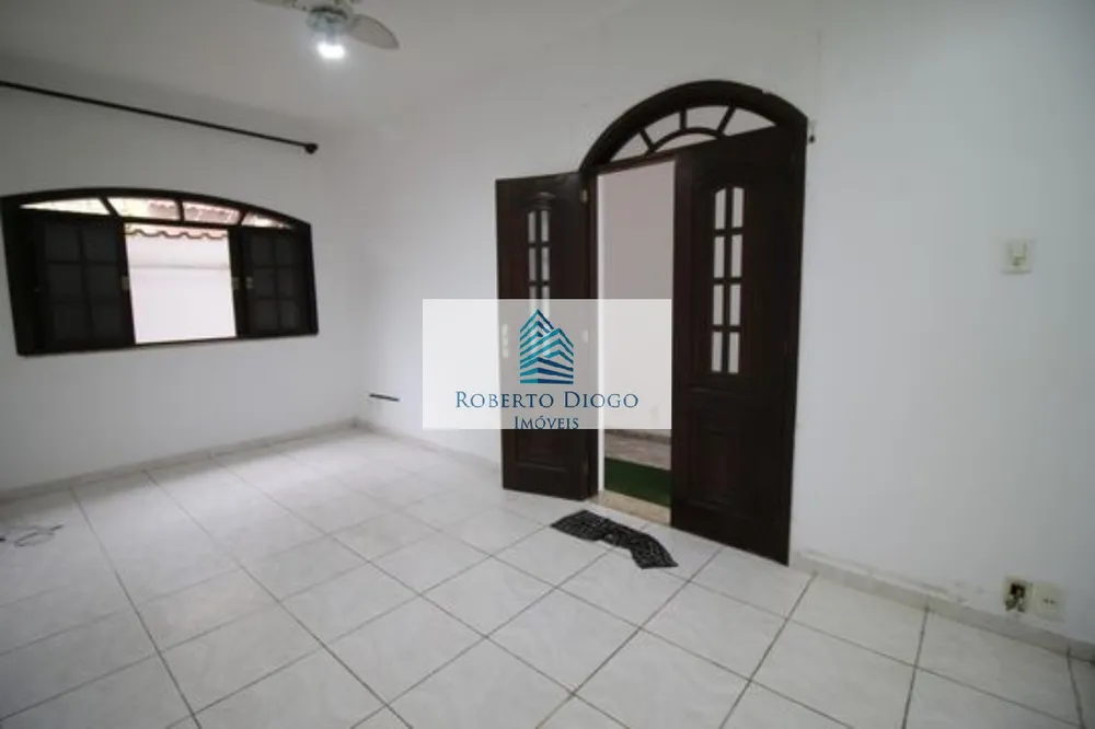 Casa, 3 quartos, 192 m² - Foto 2