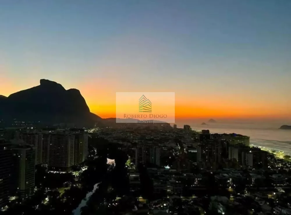 Cobertura, 3 quartos, 222 m² - Foto 2