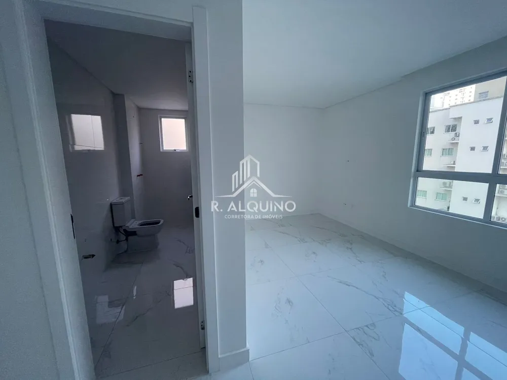 Apartamento, 3 quartos, 160 m² - Foto 2