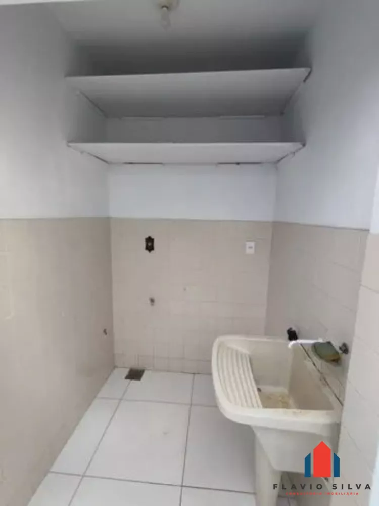 Casa à venda com 2 quartos, 60m² - Foto 11