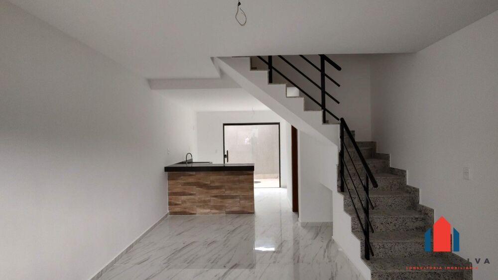 Casa à venda com 2 quartos, 85m² - Foto 2
