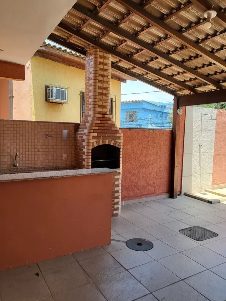 Casa à venda com 3 quartos, 260m² - Foto 2