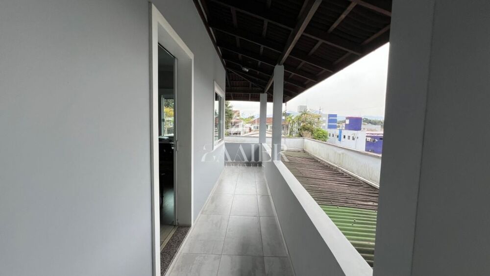 Sobrado à venda com 5 quartos, 270m² - Foto 3
