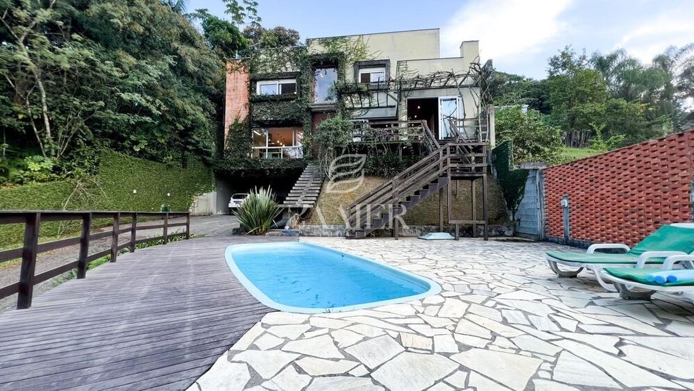 Sobrado, 3 quartos, 623 m² - Foto 1