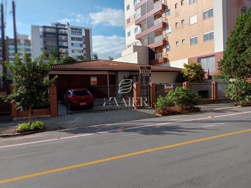 Casa, 3 quartos, 245 m² - Foto 2